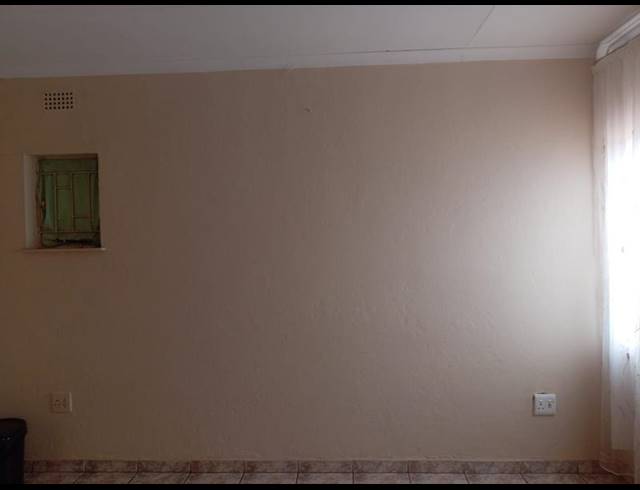 3 BEDROOM HOUSE FOR SALE IN LENASIA EXT 10